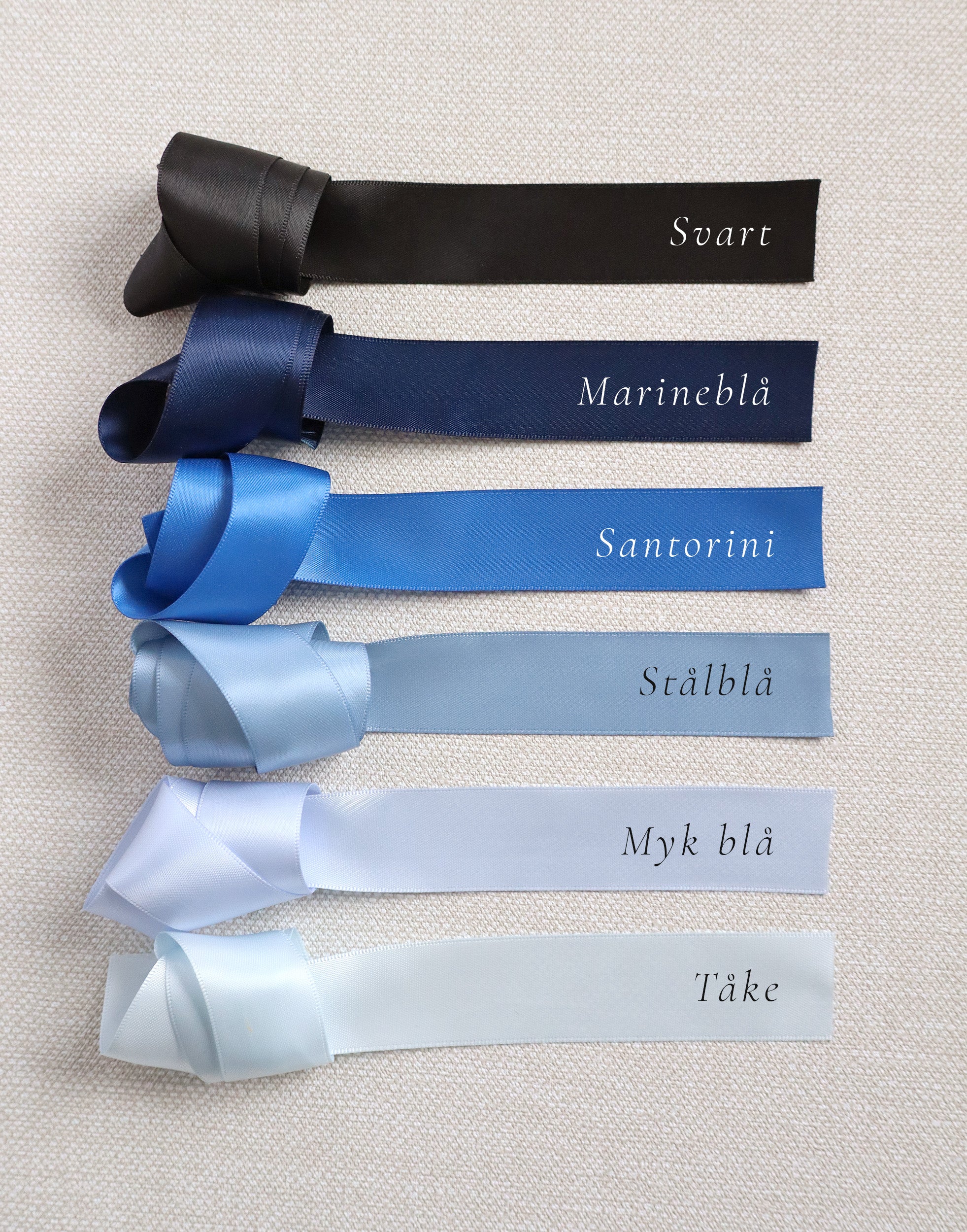 Tilpassede satengbånd med navn | Midtstilt